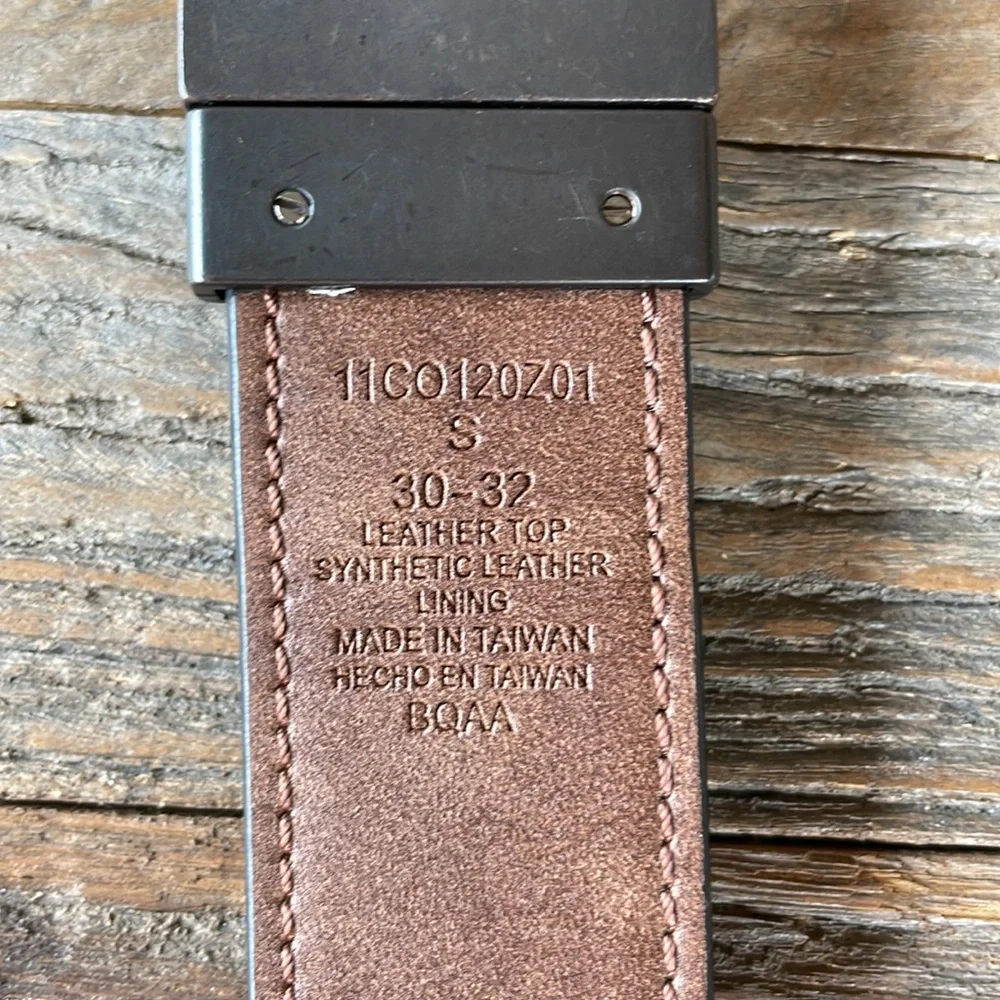 Columbia reversible stiched black & brown leather belt EUC size‎ 30-32